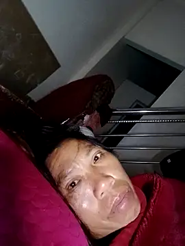 bella-la online show from 12/20/25, 10:50