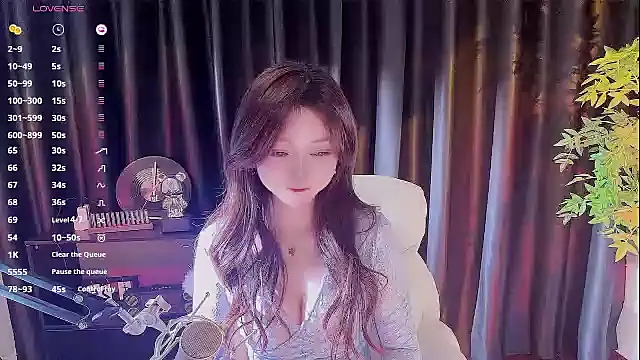 Yiluo95 online show from 11/09/25, 05:44