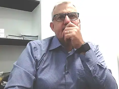 Snapshot of Diegoriv71 chatting on 10/27/25, 01:26 Diegoriv71 online show from 10/27/25, 01:26