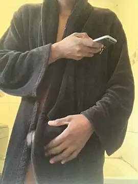 Snapshot of BlackBoyy45 chatting on 03/13/26, 05:03 BlackBoyy45 online show from 03/13/26, 05:03