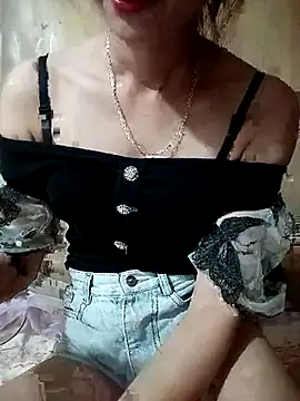 Snapshot of Em_xinh01 chatting on 11/13/25, 08:13 Em xinh01 online show from 11/13/25, 08:13