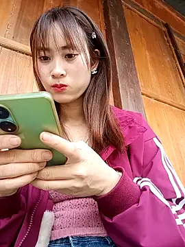 Em xinh01 online show from 03/17/26, 04:39