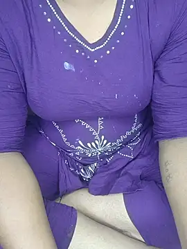 shreyareddy99 online show from 12/20/25, 09:27