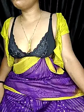 shreyareddy99 online show from 02/04/26, 12:27