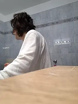 Piediniecollant online show from 12/02/25, 05:35