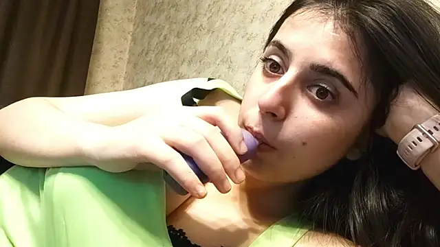 Snapshot of Lina_rix chatting on 10/28/25, 01:03 Lina rix online show from 10/28/25, 01:03