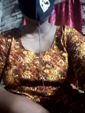 Snapshot of Liza0103 chatting on 10/27/25, 04:55 Liza0103 online show from 10/27/25, 04:55