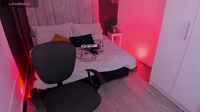 mia jagger online show from 03/20/26, 07:52