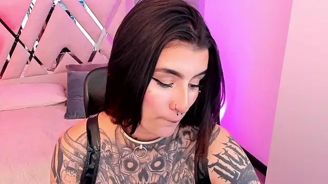 mia jagger online show from 04/23/26, 08:11