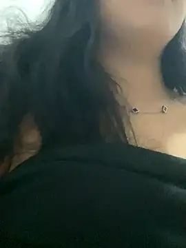 Snapshot of morenahhwy chatting on 11/05/25, 04:23 morenahhwy online show from 11/05/25, 04:23