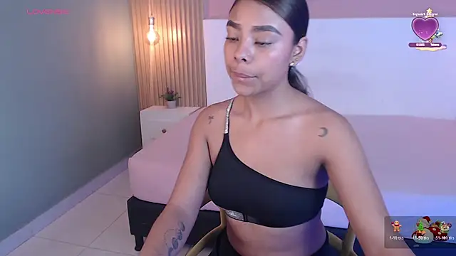 SoffiaDams2 online show from 11/25/25, 11:43