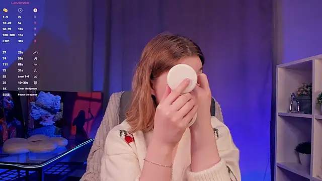 Snapshot of NicoletteTegeler chatting on 10/31/25, 08:04 NicoletteTegeler online show from 10/31/25, 08:04