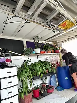 Snapshot of 99_natalia chatting on 10/29/25, 08:32 99 natalia online show from 10/29/25, 08:32