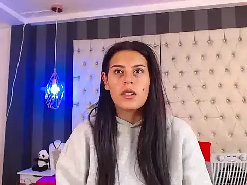 Camile Petite online show from 11/01/25, 07:27