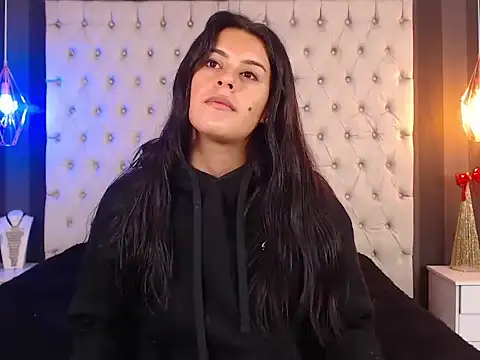 Camile Petite online show from 11/04/25, 07:35