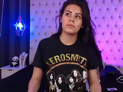 Camile Petite online show from 11/12/25, 07:35