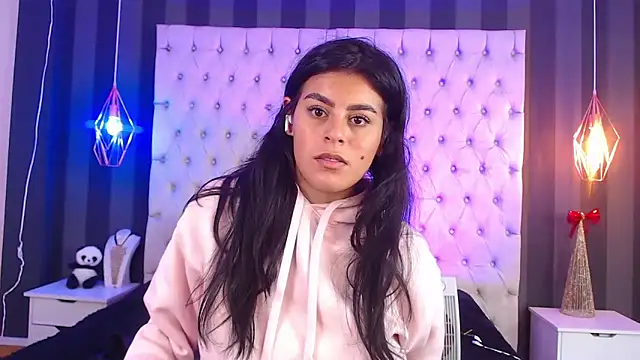 Camile Petite online show from 11/13/25, 08:30