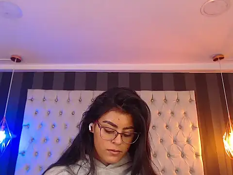 Camile Petite online show from 11/26/25, 07:59