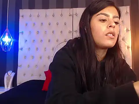 Camile Petite online show from 11/29/25, 08:23