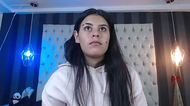 Camile Petite online show from 12/13/25, 09:20