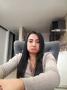 Snapshot of solandrea chatting on 10/27/25, 09:52 solandrea online show from 10/27/25, 09:52