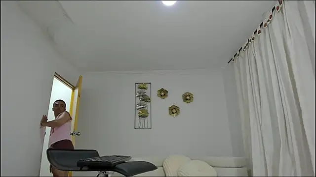 Snapshot of nicoking2025 chatting on 10/29/25, 01:52 nicoking2025 online show from 10/29/25, 01:52