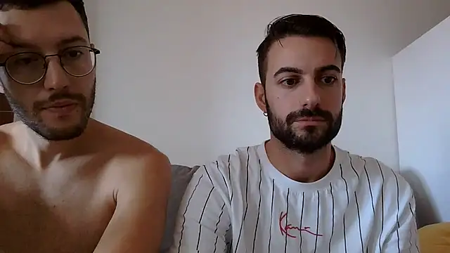 Snapshot of Amicisegreti2 chatting on 11/02/25, 09:55 Amicisegreti2 online show from 11/02/25, 09:55