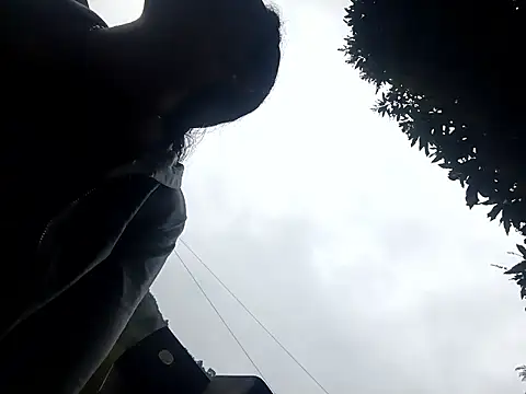 Snapshot of Camila-Valverde chatting on 02/15/26, 01:31 Camila-Valverde online show from 02/15/26, 01:31