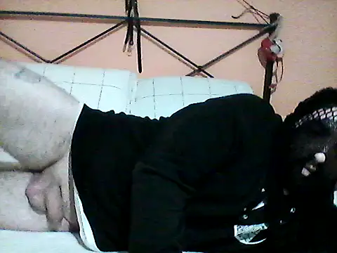 Snapshot of hekate_couple chatting on 11/04/25, 09:25 hekate couple online show from 11/04/25, 09:25