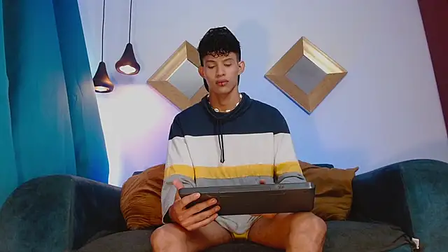 KamiSuarez online show from 11/01/25, 01:13