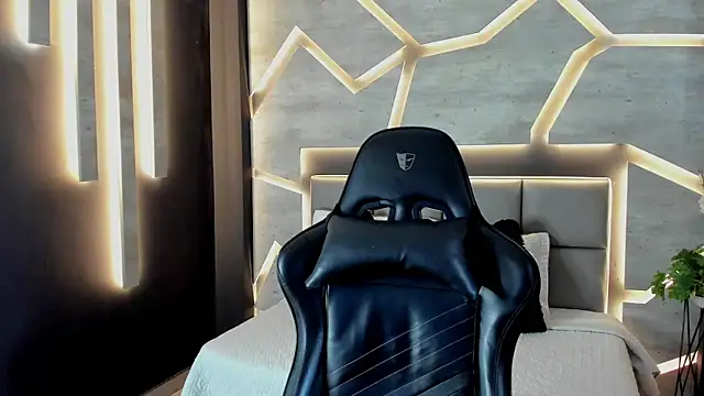 DakotaRussell  online show from 02/08/26, 01:25