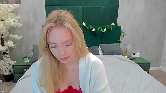 Melanie Ryer online show from 11/11/25, 01:27