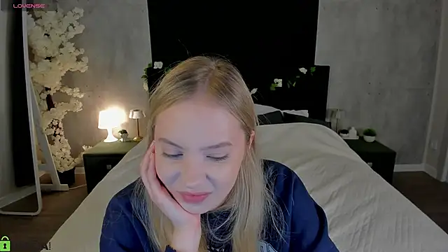 Melanie Ryer online show from 12/02/25, 01:11