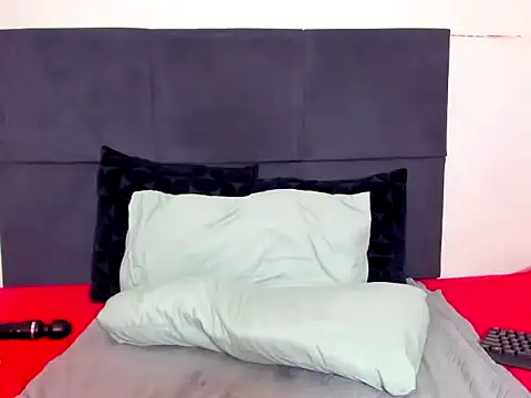 Snapshot of ThickLeeyanaXX chatting on 11/09/25, 05:33 ThickLeeyanaXX online show from 11/09/25, 05:33