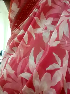 Cute Sanaaya online show from 12/15/25, 08:40