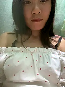 Snapshot of Elysia-007 chatting on 10/29/25, 01:13 Elysia-007 online show from 10/29/25, 01:13