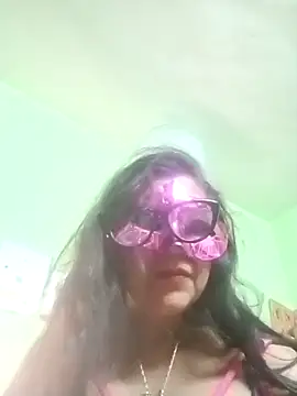 LOVE  RANI online show from 12/14/25, 04:29