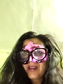 Snapshot of LOVE__RANI chatting on 06/24/26, 12:37 LOVE RANI online show from 06/24/26, 12:37