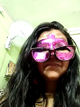 Snapshot of LOVE__RANI chatting on 07/13/26, 07:44 LOVE RANI online show from 07/13/26, 07:44