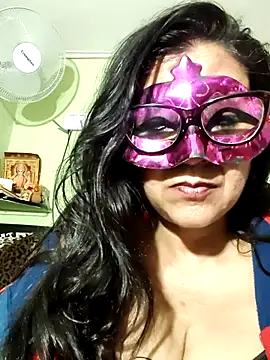Snapshot of LOVE__RANI chatting on 07/24/26, 09:24 LOVE RANI online show from 07/24/26, 09:24