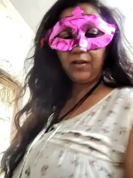 Snapshot of LOVE__RANI chatting on 07/30/26, 05:06 LOVE RANI online show from 07/30/26, 05:06