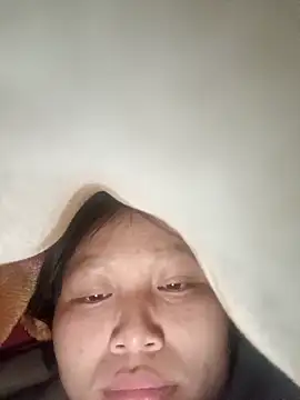 Snapshot of yoyo-mi chatting on 11/12/25, 02:01 yoyo-mi online show from 11/12/25, 02:01