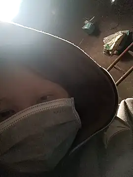 Snapshot of yoyo-mi chatting on 11/30/25, 02:15 yoyo-mi online show from 11/30/25, 02:15