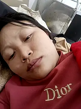 Snapshot of yoyo-mi chatting on 12/05/25, 01:14 yoyo-mi online show from 12/05/25, 01:14