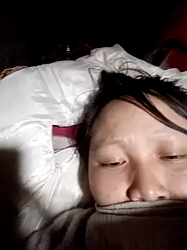 Snapshot of yoyo-mi chatting on 12/05/25, 01:20 yoyo-mi online show from 12/05/25, 01:20