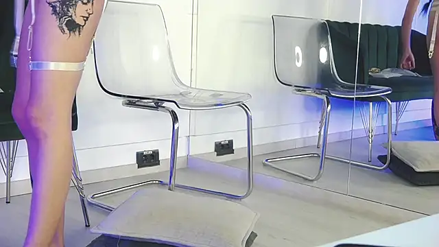 RebbeccaRay online show from 12/15/25, 08:02