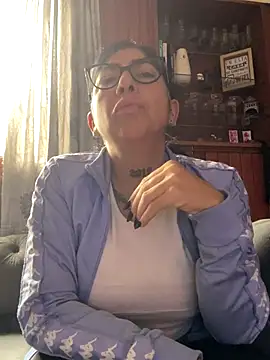 Snapshot of solmorochia chatting on 12/15/25, 11:36 solmorochia online show from 12/15/25, 11:36