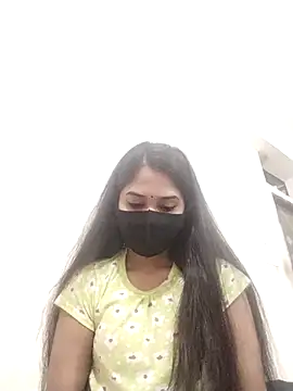 Green LaDY66 online show from 11/23/25, 04:51