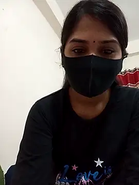 Green LaDY66 online show from 11/28/25, 04:20