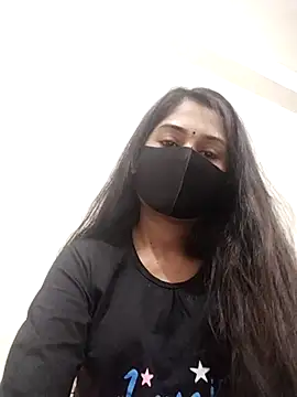 Green LaDY66 online show from 11/29/25, 06:27